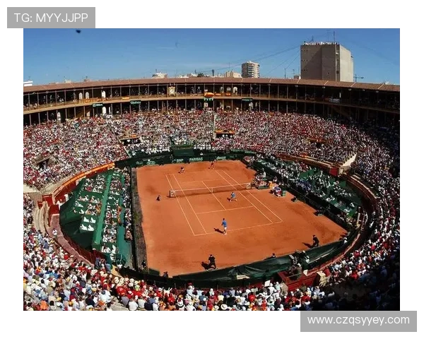 草地红土硬地网球场地难度大比拼哪个最具挑战性